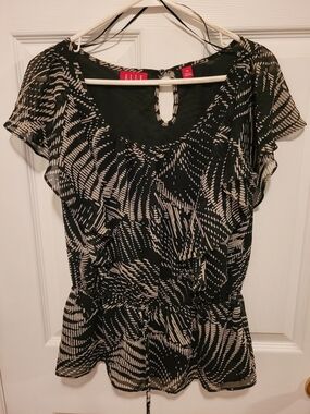 Elle Black and Cream Flutter-Sleeve Peplum Blouse
